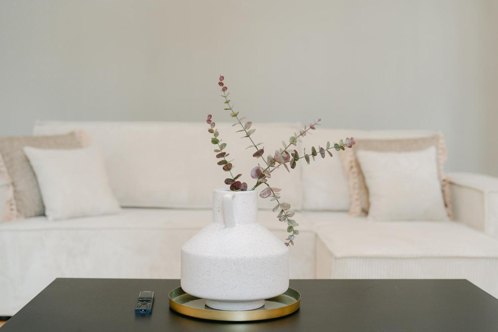 Stylish For 4-6, 5 Min To Center, Metro & Free Parking Appartement
