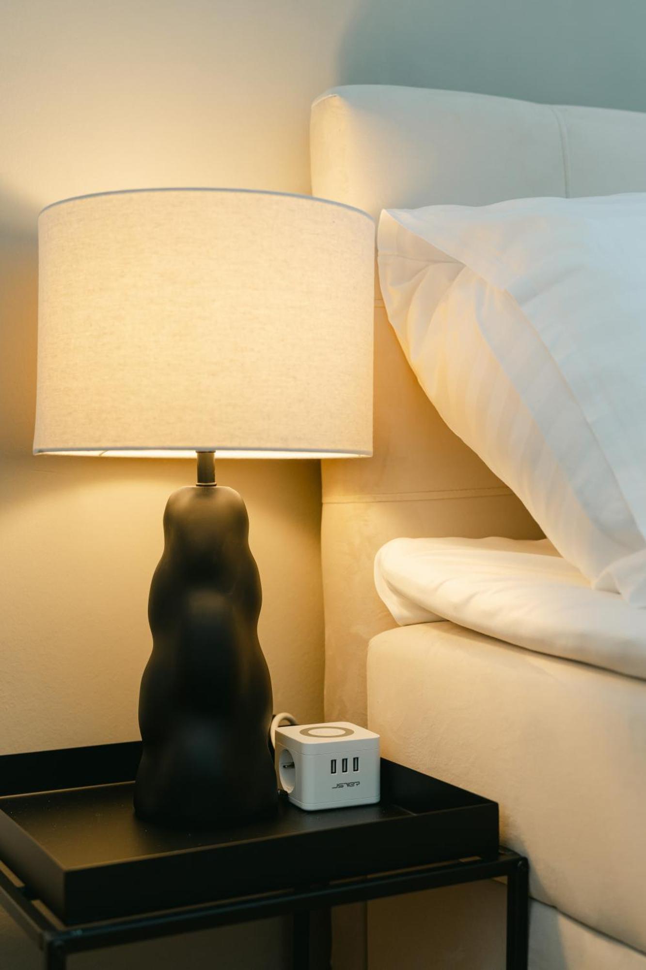 Stylish For 4-6, 5 Min To Center, Metro & Free Parking Appartement Vienne