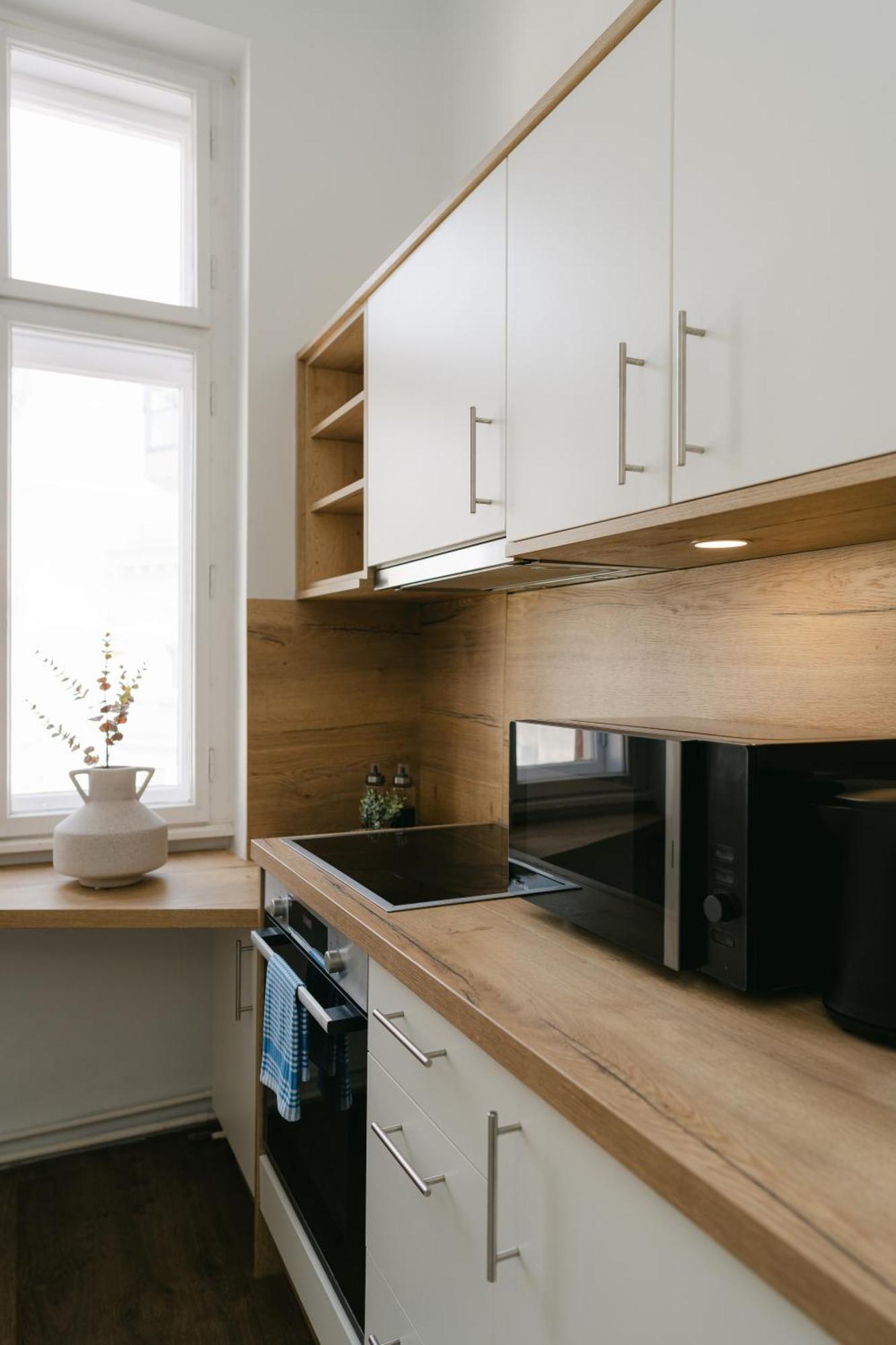 Stylish For 4-6, 5 Min To Center, Metro & Free Parking Appartement