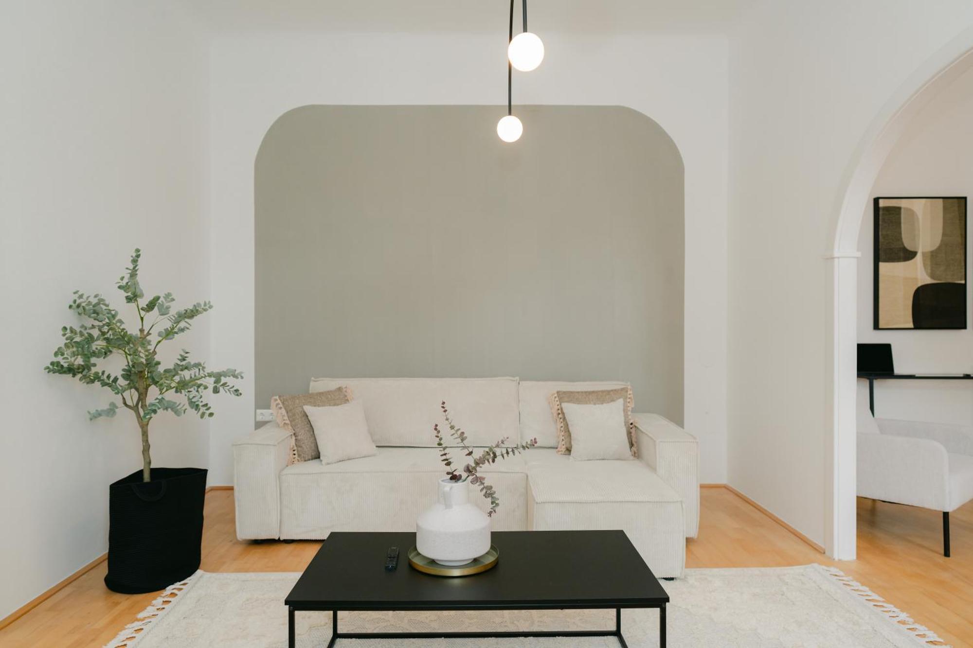 Stylish For 4-6, 5 Min To Center, No Lift Currently Apartmán *