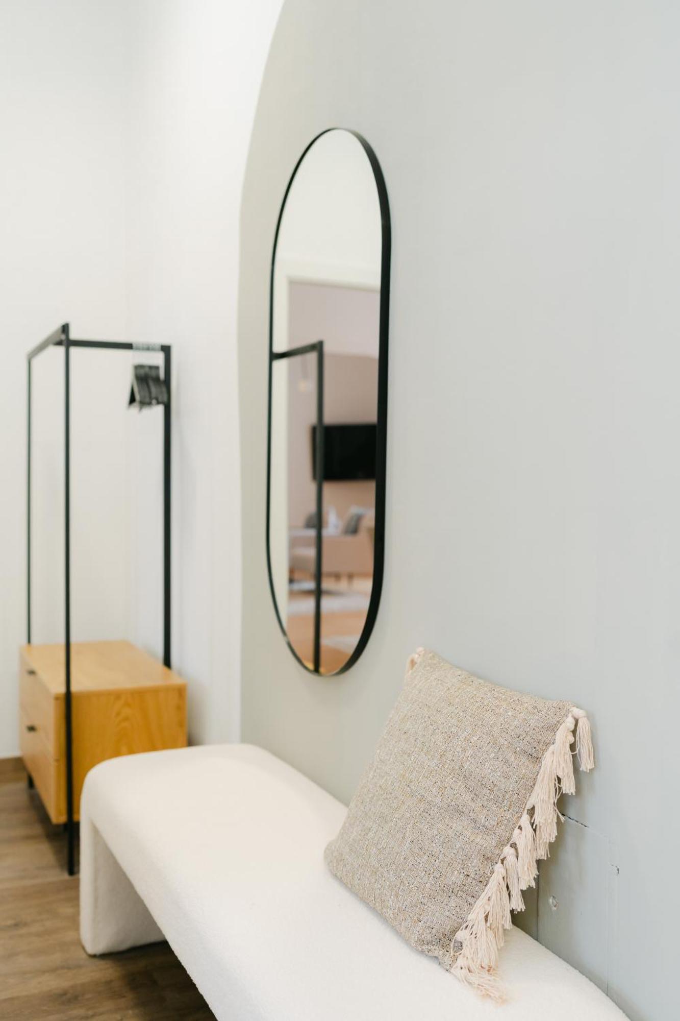 Stylish For 4-6, 5 Min To Center, No Lift Currently Apartmán *